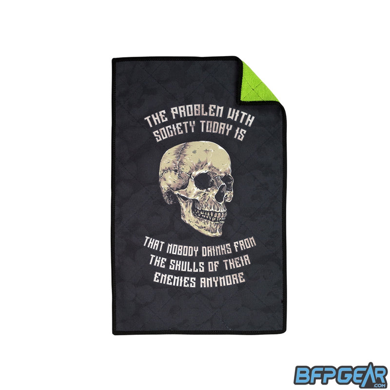 The Exalt Microfiber Player cloth in the Skulls of Enemies style.