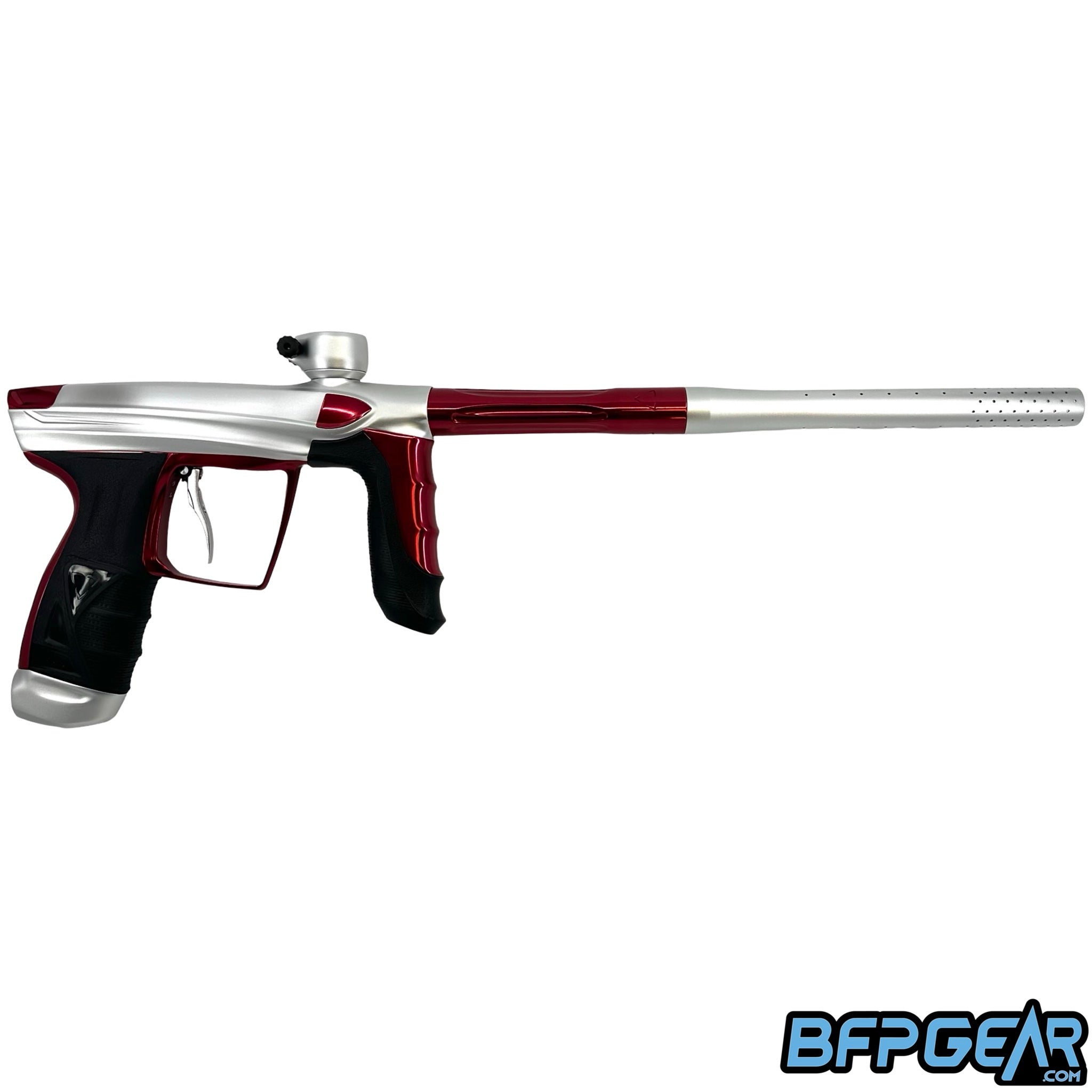 The DLX Luxe AIRE in dust white and polished red.