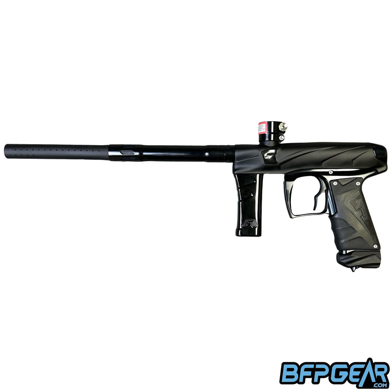 The Field One Force V2 in Dust black and Gloss Black