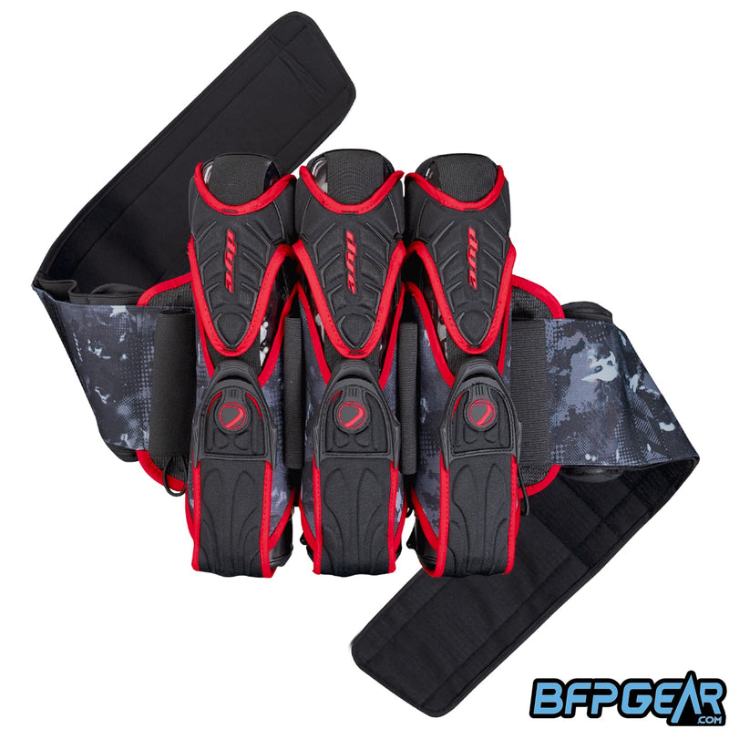 The Dye assault harness in the 4+3 configuration. Carries up to 7 pods. Comes in Dyecam Black and Red.