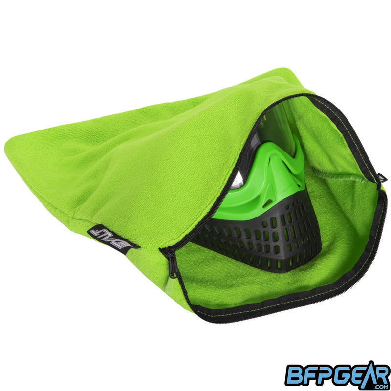 The Exalt microfiber bag can carry paintball equipment if needed.
