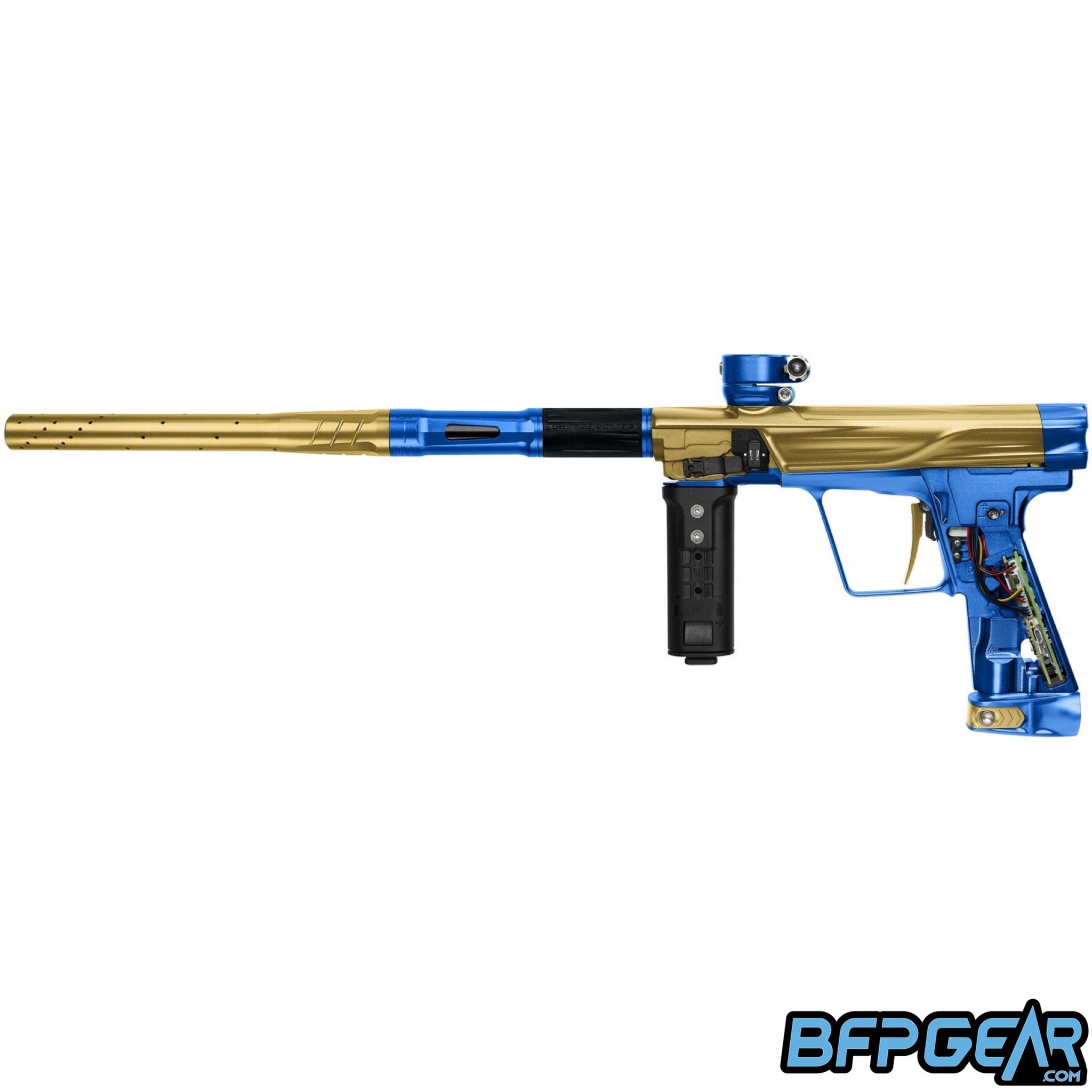 The Geo R5 without the rear and front grips on. This shows the electronics in the grip frame as well as the battery harness and eye covers.