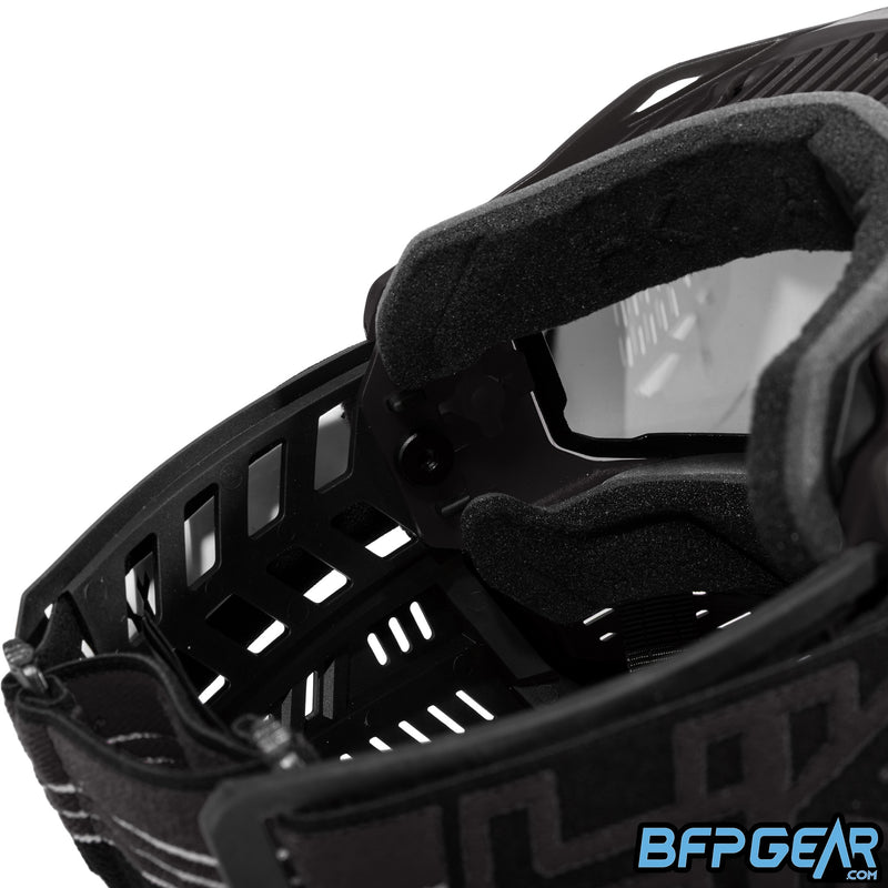 The RMX Goggle system comes with triple density foam and provides great comfort.