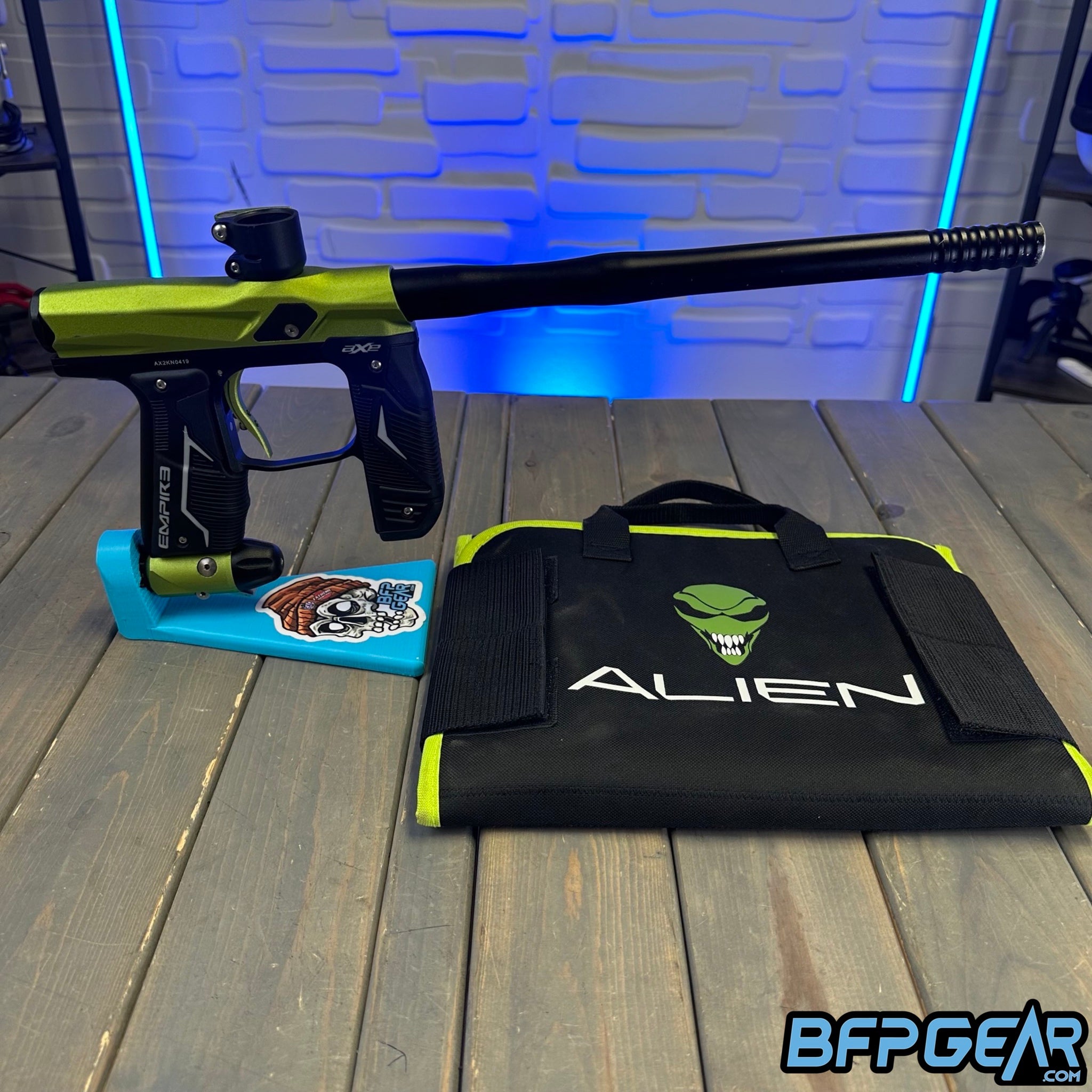 Used Empire Axe 2.0 - Lime / Black