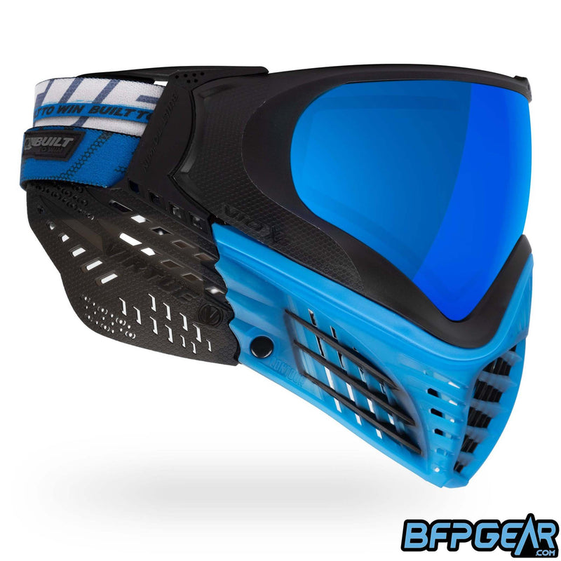 A custom color way of the Vio X6 Ice Black goggle system. Clear blue faceplate with smoke ears.