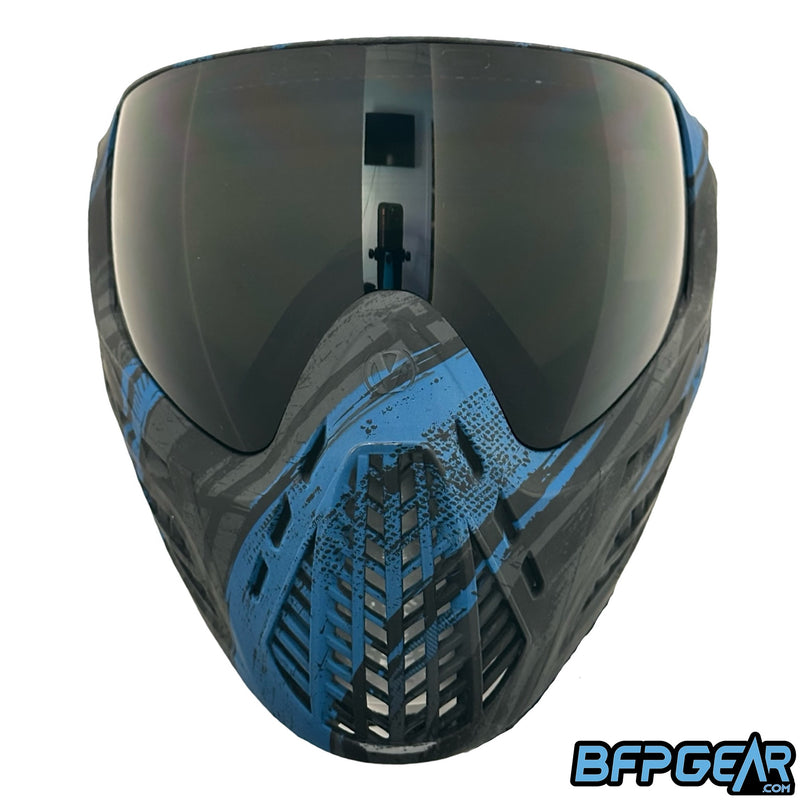 The Virtue VIO Ascend goggle system in the Graphic Cyan color way. Front facing view shows off the ventilation porting as you breathe.